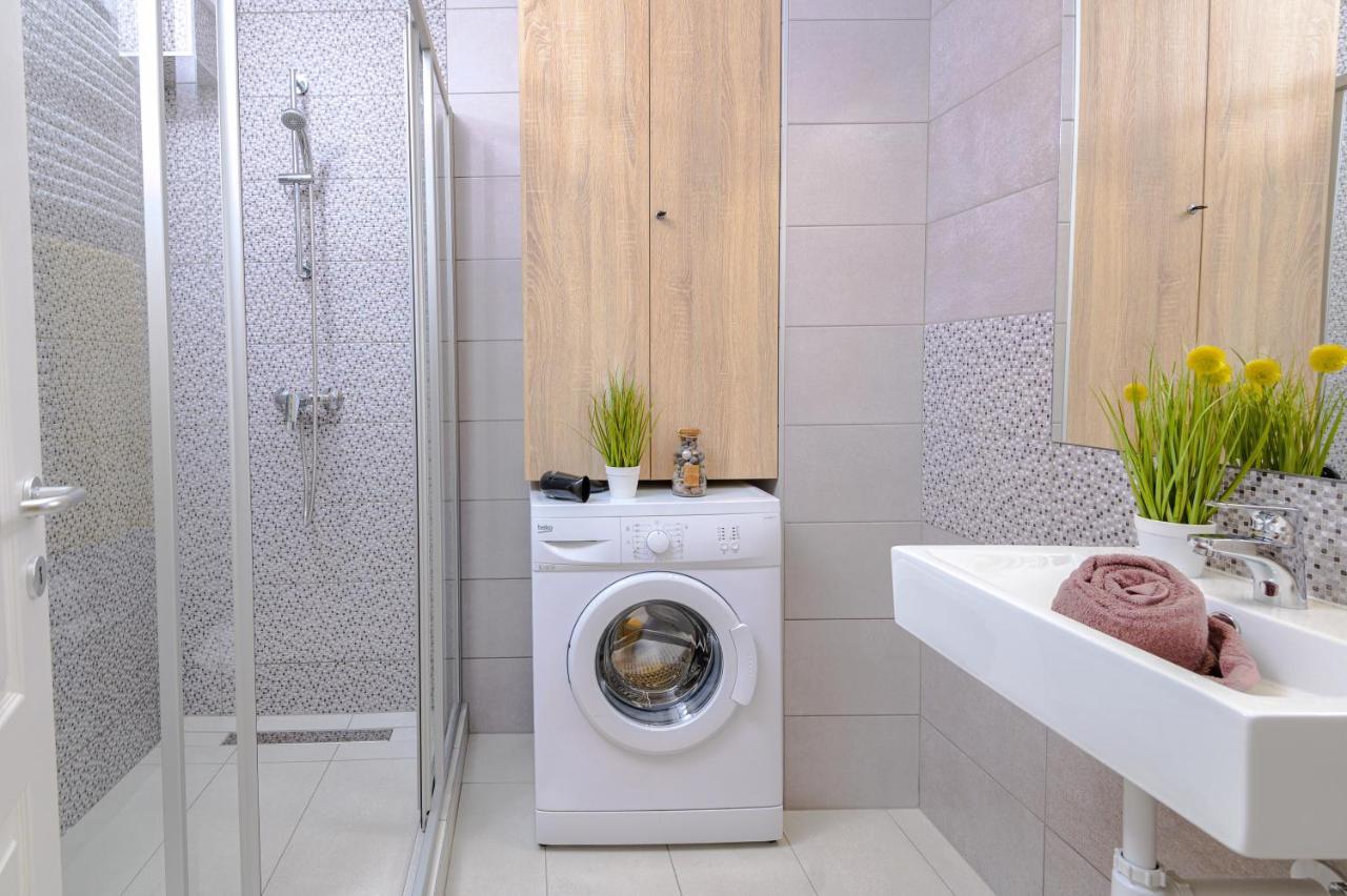 Bella Apartments No1 ไฮจ์ดุสโซบอสโล ภายนอก รูปภาพ