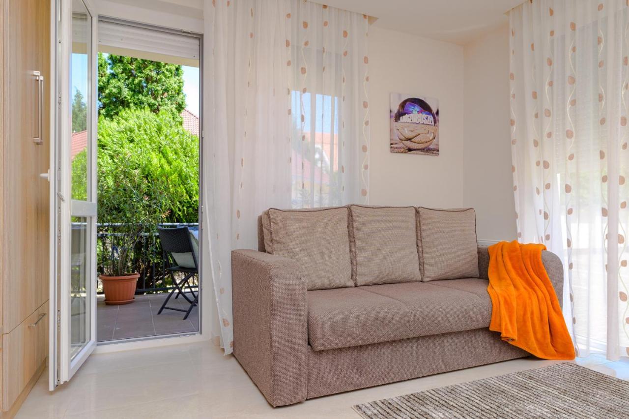 Bella Apartments No1 ไฮจ์ดุสโซบอสโล ภายนอก รูปภาพ